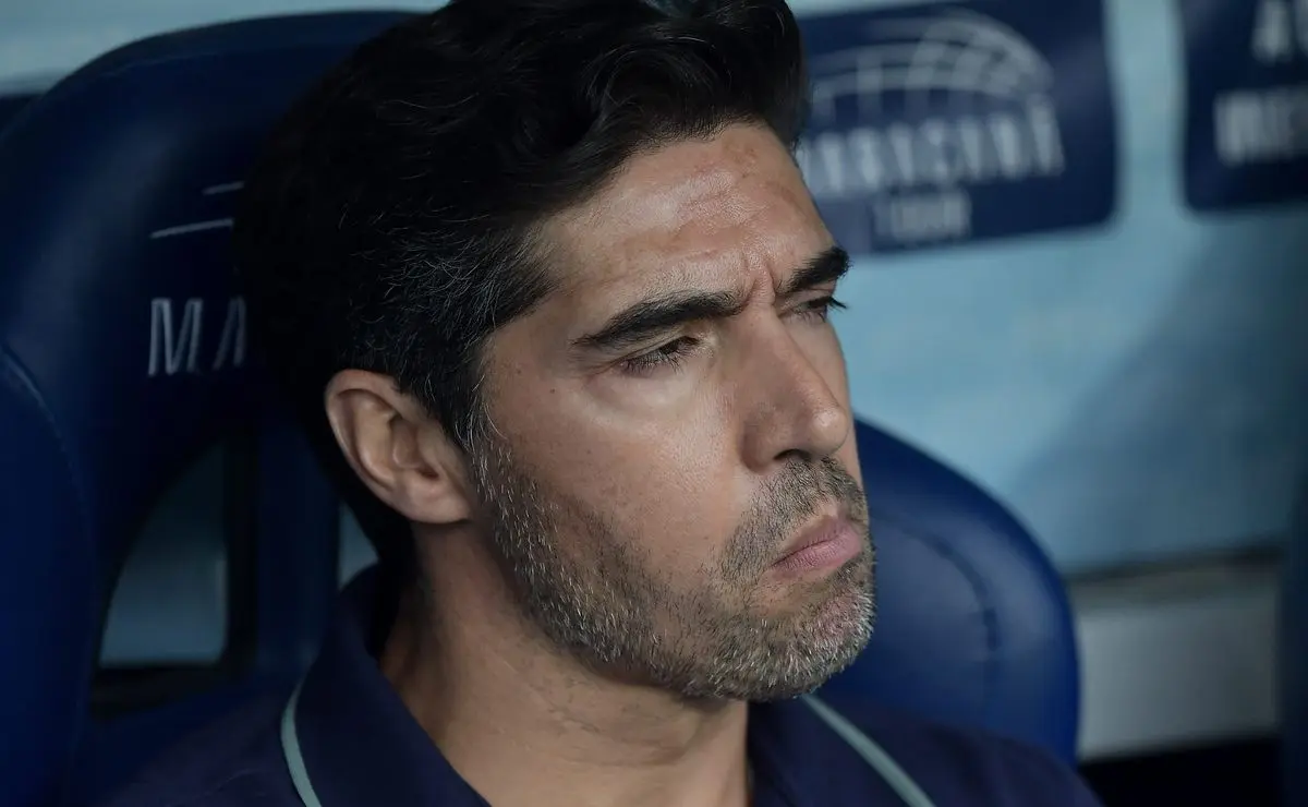 Abel Ferreira não poupa críticas e expõe indignação com postura do Palmeiras: “Nossa responsabilidade” Abel Ferreira não poupa críticas e expõe indignação com postura do Palmeiras: “Nossa responsabilidade”