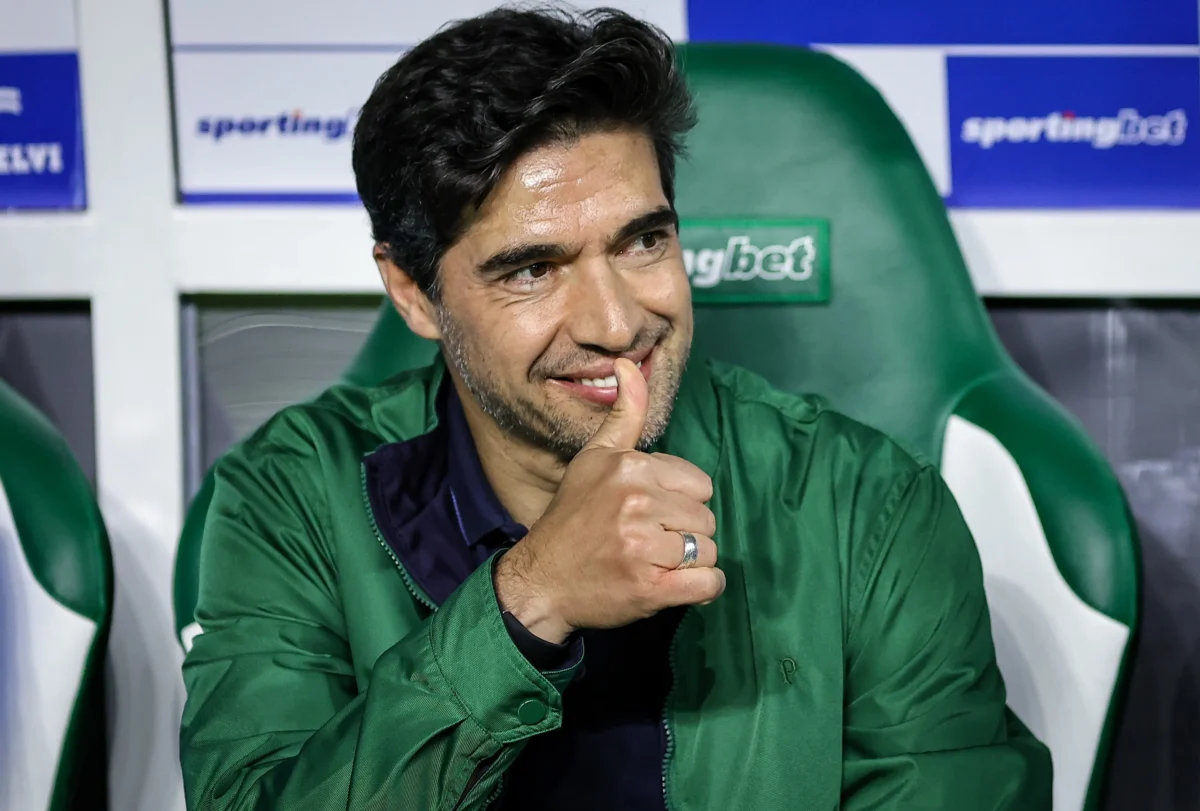 Abel: "Palmeiras não era rico quando cheguei" e brinca com Crespo