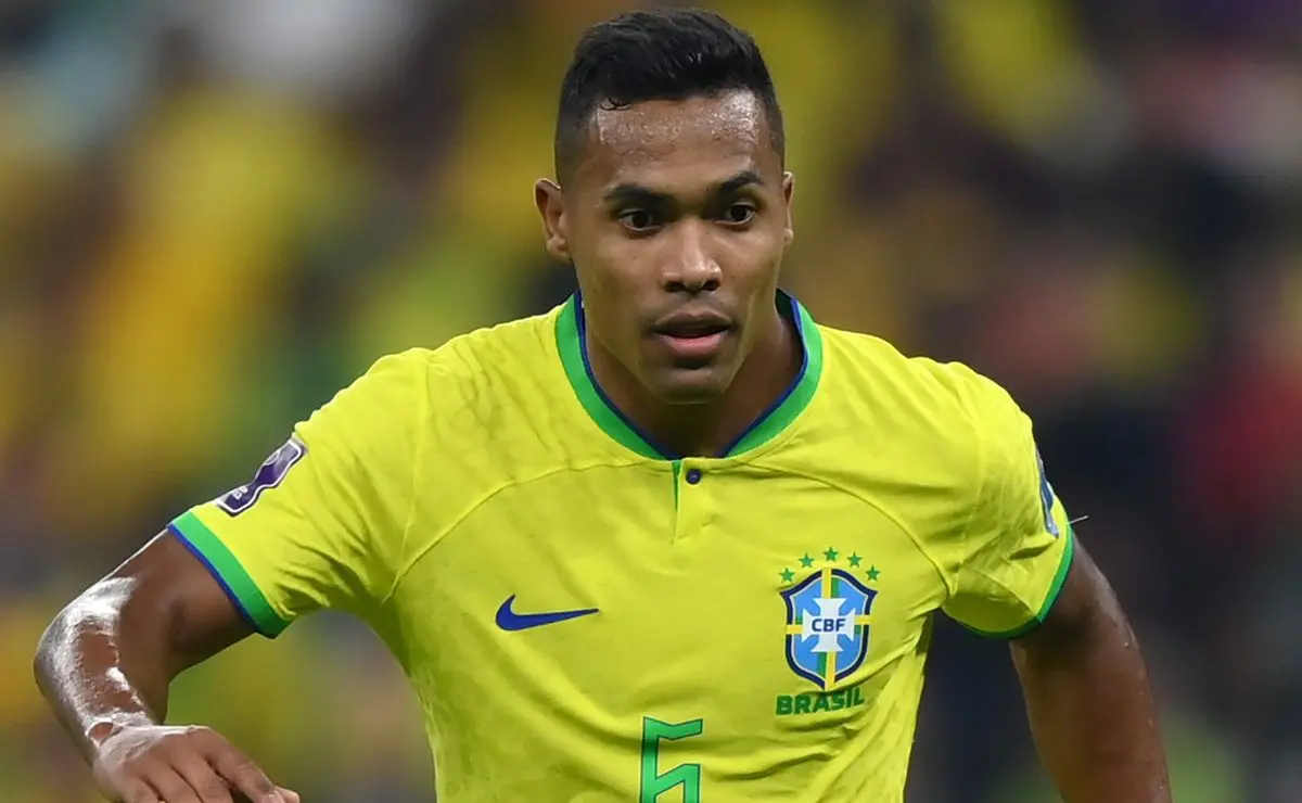 Alex Sandro prevê amistosos e elogia trabalho de Ancelotti na Seleção: “Um privilégio ouvir isso”