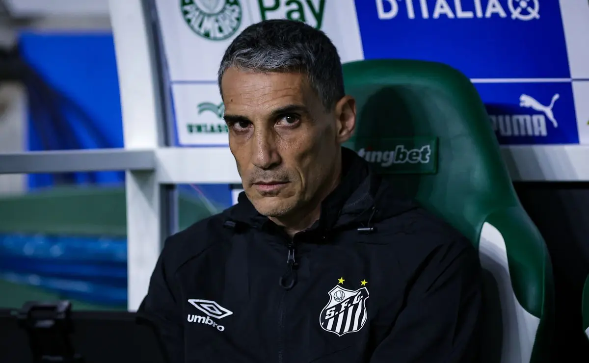 Alexis Duarte, convocado pelo Paraguai, é desfalque para Vojvoda em Santos x Palmeiras Alexis Duarte, convocado pelo Paraguai, é desfalque para Vojvoda em Santos x Palmeiras