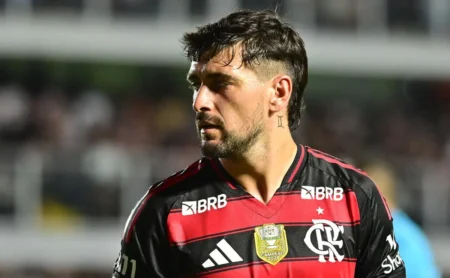 Arrascaeta: Artilheiro do Flamengo com mais gols no Brasileirão que o ataque do Botafogo Arrascaeta: Artilheiro do Flamengo com mais gols no Brasileirão que o ataque do Botafogo