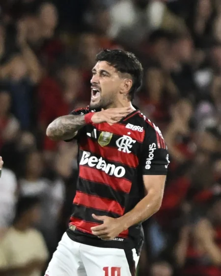 Arrascaeta Lidera Gols de Falta do Flamengo na Década