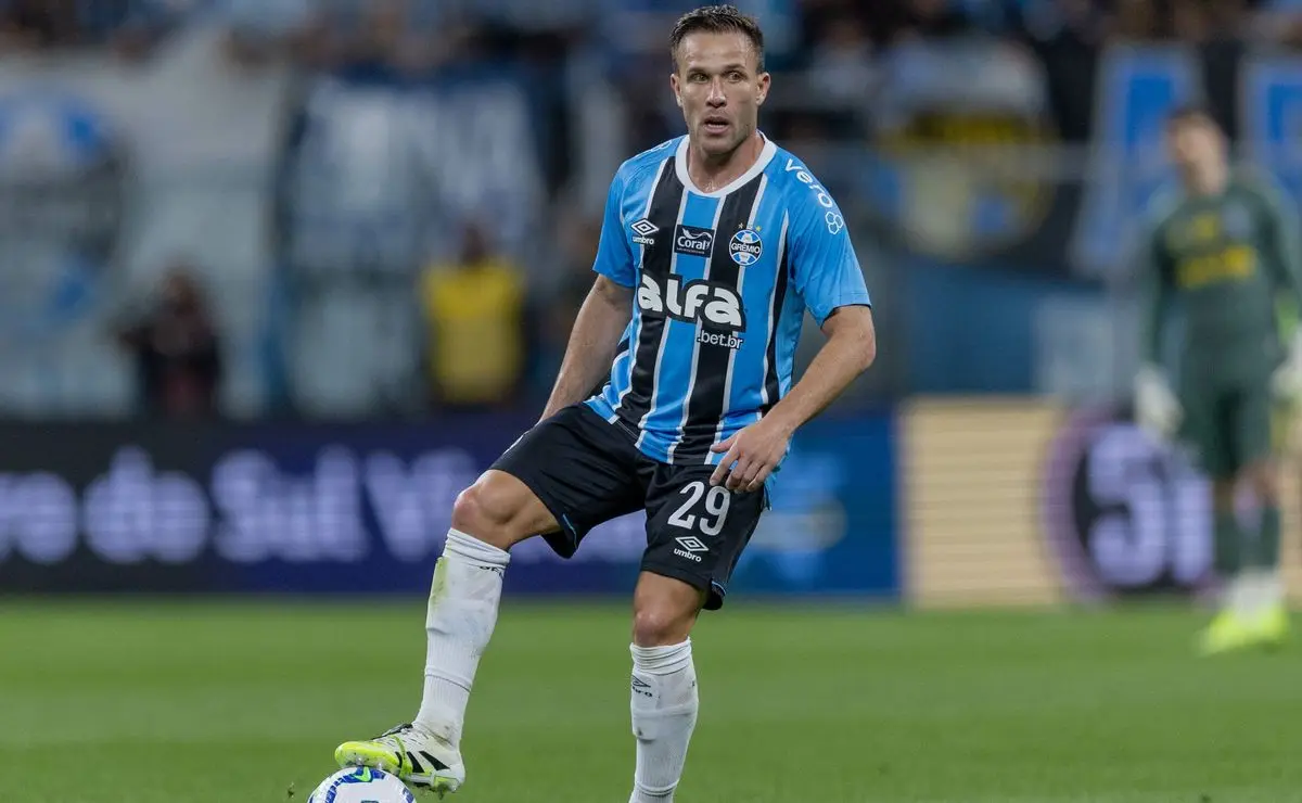 Arthur no Grêmio: Odorico Roman e o Plano Inesperado Após Aval de Guerra e Vitória Arthur no Grêmio: Odorico Roman e o Plano Inesperado Após Aval de Guerra e Vitória