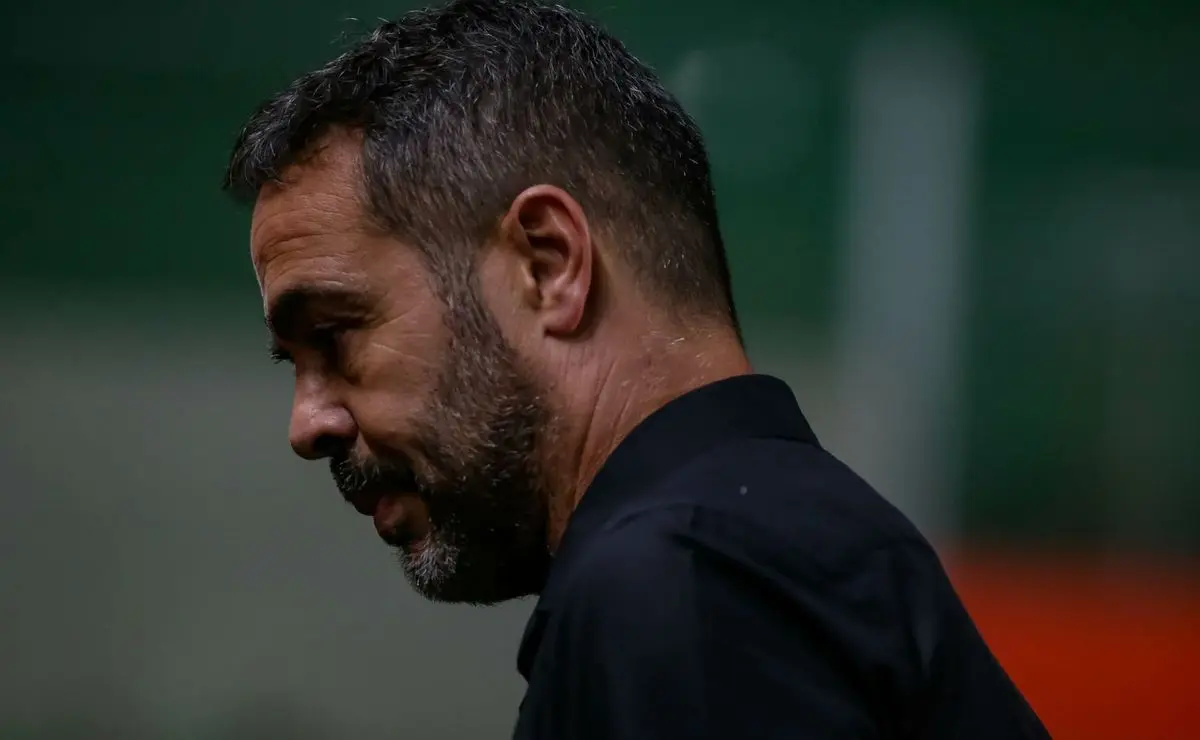 Artur Jorge elogia Botafogo, expressa saudade da torcida e afirma: “Quem me valorizou é quem me tem” Artur Jorge elogia Botafogo, expressa saudade da torcida e afirma: “Quem me valorizou é quem me tem”