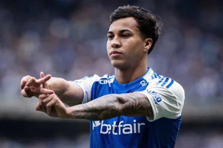 Aston Villa de olho em Grêmio x Cruzeiro: Alysson e Kaio Jorge em observação em Porto Alegre