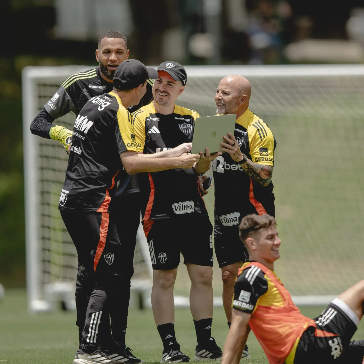 Atlético-MG: Sampaoli faz alteração na zaga e conta com desfalque crucial