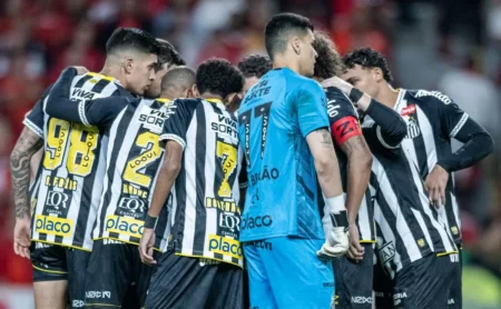 Baldasso projeta: Santos evitará rebaixamento no Brasileirão Betano com 45 pontos Baldasso projeta: Santos evitará rebaixamento no Brasileirão Betano com 45 pontos