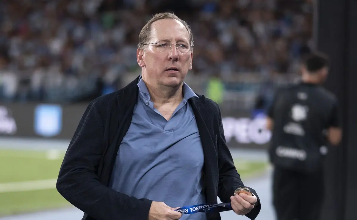 Botafogo: Estratégia de Redução de Gastos e Busca por Reforços Econômicos para 2026