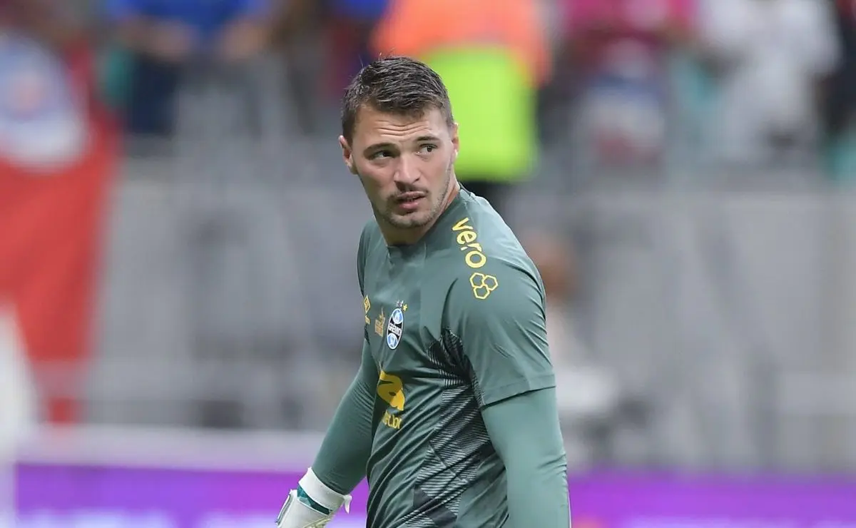 Botafogo de olho em Gabriel Grando para 2025, mas goleiro mantém futuro indefinido no Grêmio Botafogo de olho em Gabriel Grando para 2025, mas goleiro mantém futuro indefinido no Grêmio