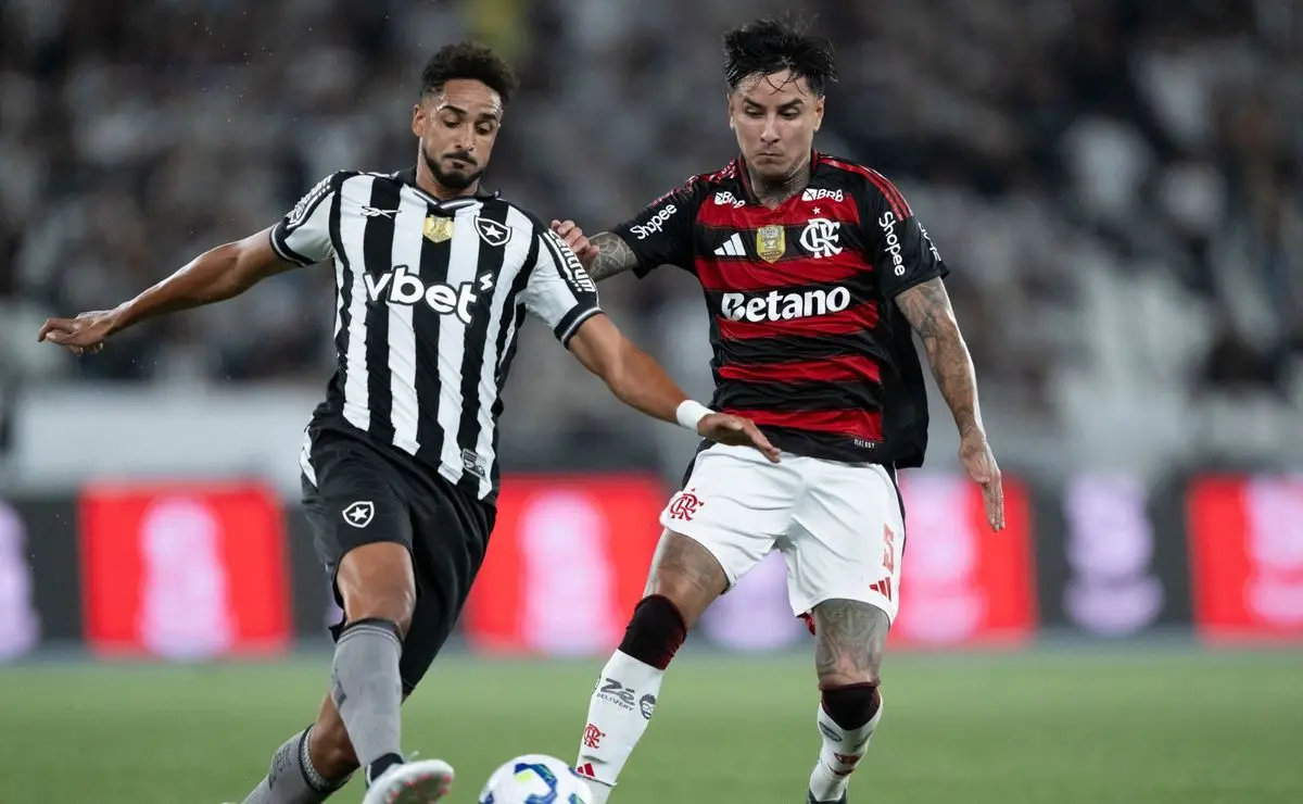 Botafogo ironiza Flamengo em seu 77º aniversário Botafogo ironiza Flamengo em seu 77º aniversário