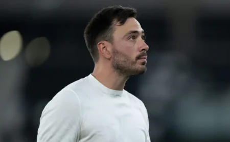 Botafogo x Vitória: Seis pendurados em campo pelo Brasileirão e a busca pelo G-5 Botafogo x Vitória: Seis pendurados em campo pelo Brasileirão e a busca pelo G-5