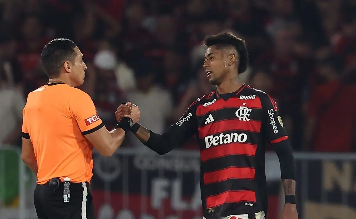 Bruno Henrique: Punição inédita pode tirar jogador do Flamengo pelo resto da temporada e causa apreensão Bruno Henrique: Punição inédita pode tirar jogador do Flamengo pelo resto da temporada e causa apreensão