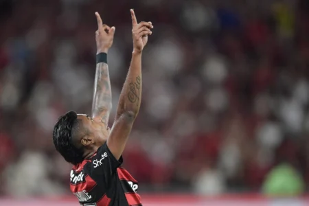 Bruno Henrique Quebra Jejum Pelo Flamengo; Atacante Brilha em Partidas Decisivas em 2025