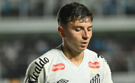 Caneta de Barreal em Pulgar: Flamengo x Santos em destaque para internautas