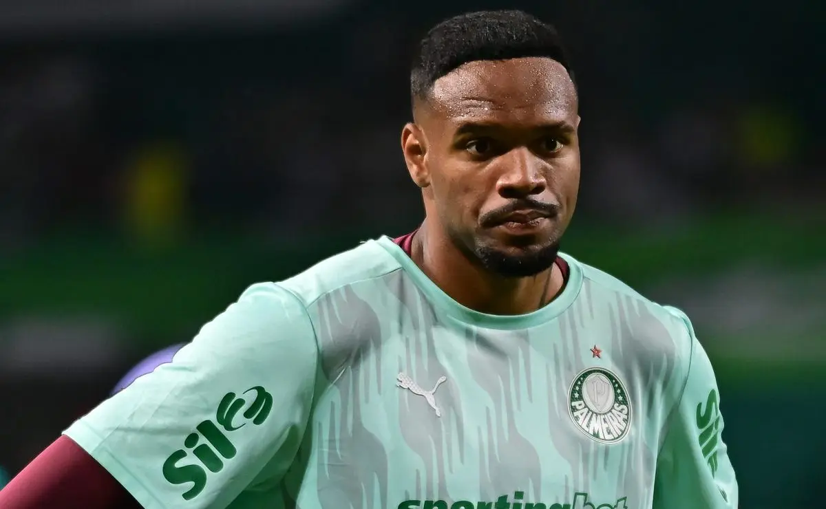 Carlos Miguel comemora adaptação rápida e desempenho decisivo no Palmeiras Carlos Miguel comemora adaptação rápida e desempenho decisivo no Palmeiras