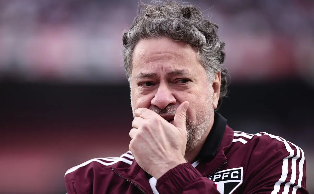 Casares Move Jogo do São Paulo para Vila Belmiro por Temor a Protestos, Irritando Aliados Casares Move Jogo do São Paulo para Vila Belmiro por Temor a Protestos, Irritando Aliados