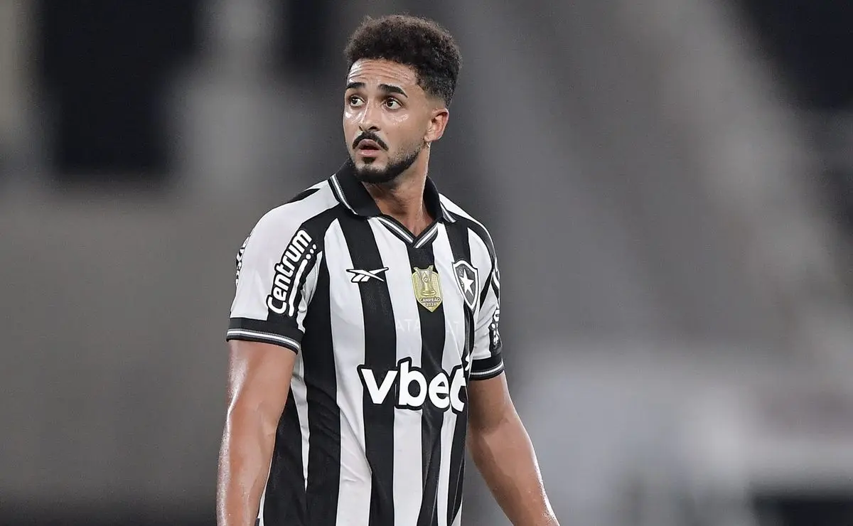 Chris Ramos, atacante do Botafogo, abre possibilidade de representar os Estados Unidos na Copa do Mundo de 2026