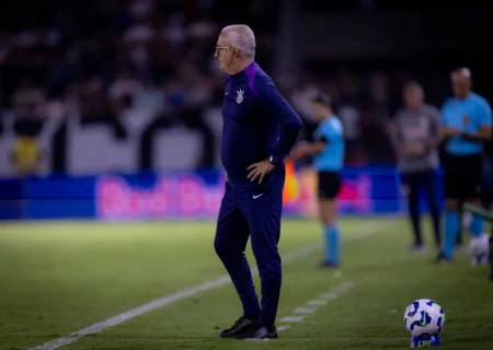 Corinthians: Derrota Interrompe Arranque no Brasileirão em Jogo Marcado por Controvérsias de Arbitragem Corinthians: Derrota Interrompe Arranque no Brasileirão em Jogo Marcado por Controvérsias de Arbitragem
