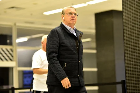 Corinthians Garante Liberação para Empréstimo de R$ 100 Milhões e Revoga Transfer Ban Corinthians Garante Liberação para Empréstimo de R$ 100 Milhões e Revoga Transfer Ban