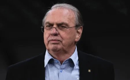 Corinthians: Osmar Stábile defende provocação do Flamengo ao Palmeiras sobre gramado sintético Corinthians: Osmar Stábile defende "provocação" do Flamengo ao Palmeiras sobre gramado sintético