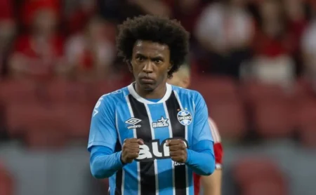 Corinthians evita "lei do ex" em duelo com Grêmio desfalcado pelo Brasileirão