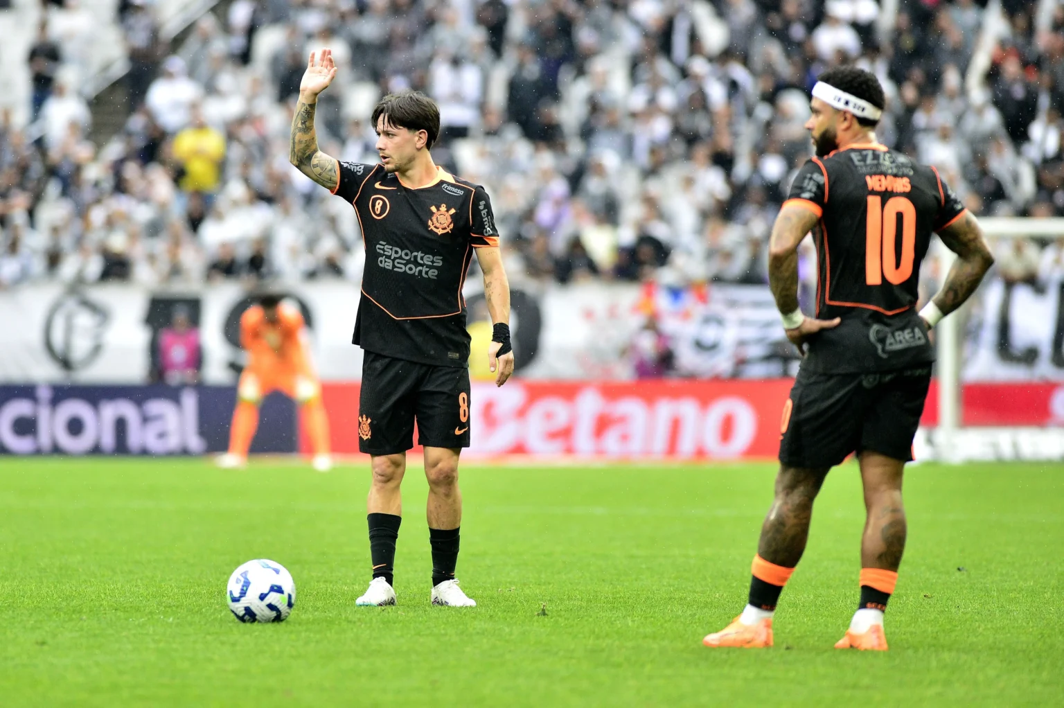 Corinthians explora bola parada com Garro como protagonista Corinthians explora bola parada com Garro como protagonista