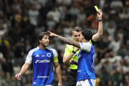 Cruzeiro exige árbitro de fora para clássicos contra Atlético-MG no Mineiro de 2026