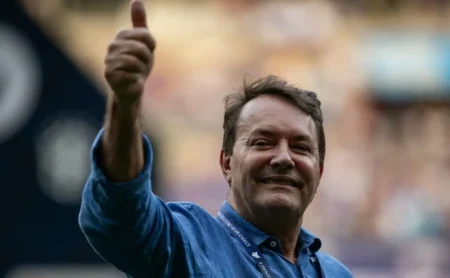 Cruzeiro monitora saída de Zé Ivaldo rumo ao Santos Cruzeiro monitora saída de Zé Ivaldo rumo ao Santos