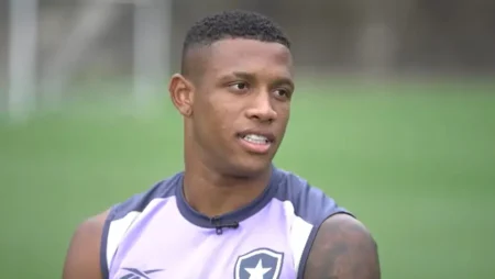Danilo, Livre de Definições no Meio-Campo do Botafogo, Busca Sequência: "Confio Muito em Mim"