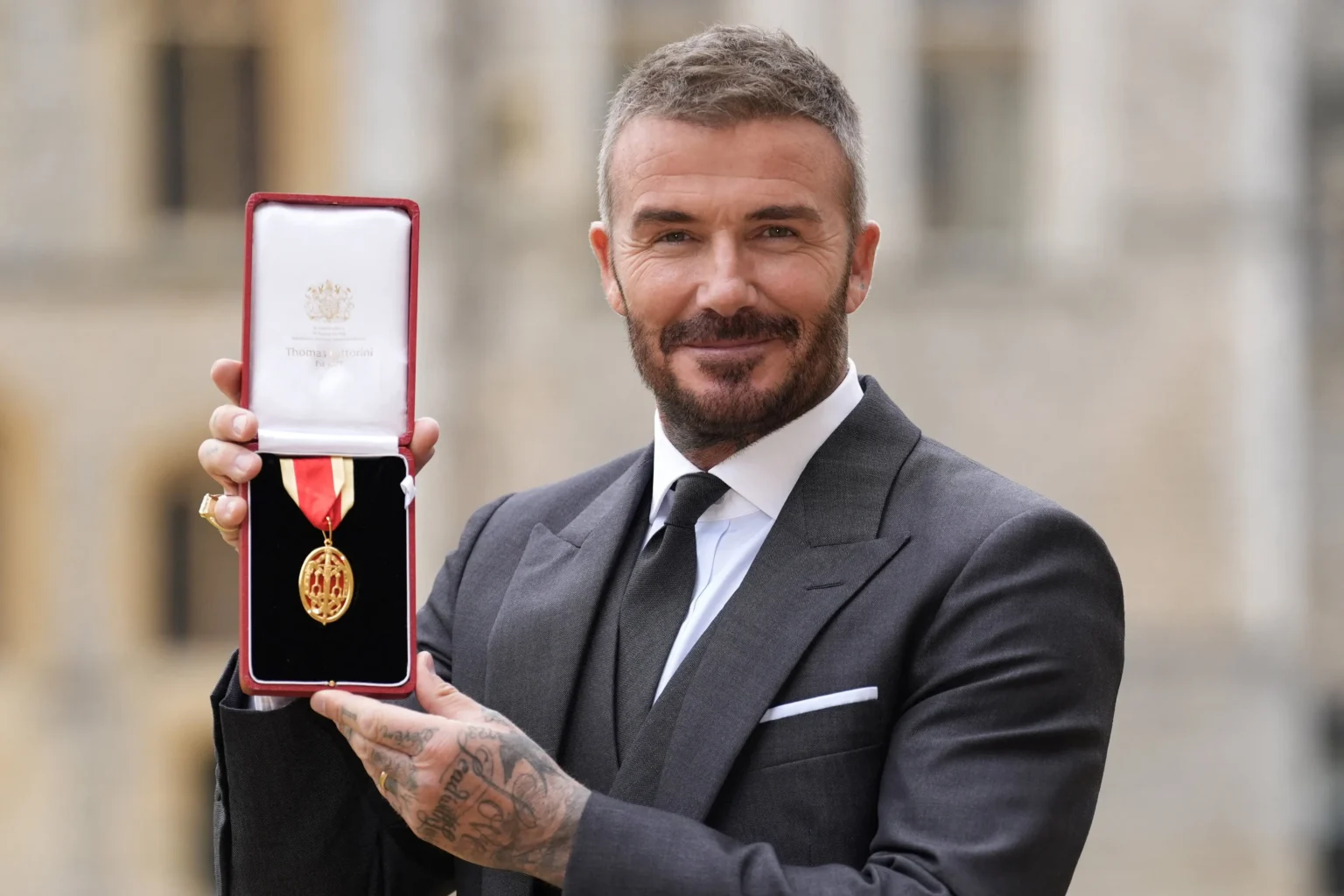 David Beckham é condecorado cavaleiro pelo Rei Charles III David Beckham é condecorado cavaleiro pelo Rei Charles III