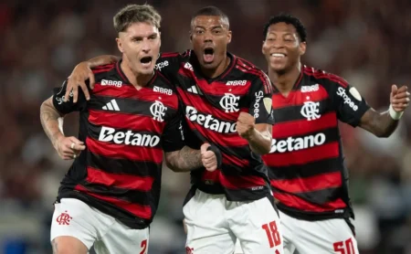 De La Cruz é negociado? Diretor do Flamengo esclarece rumores antes da final da Libertadores contra o Palmeiras