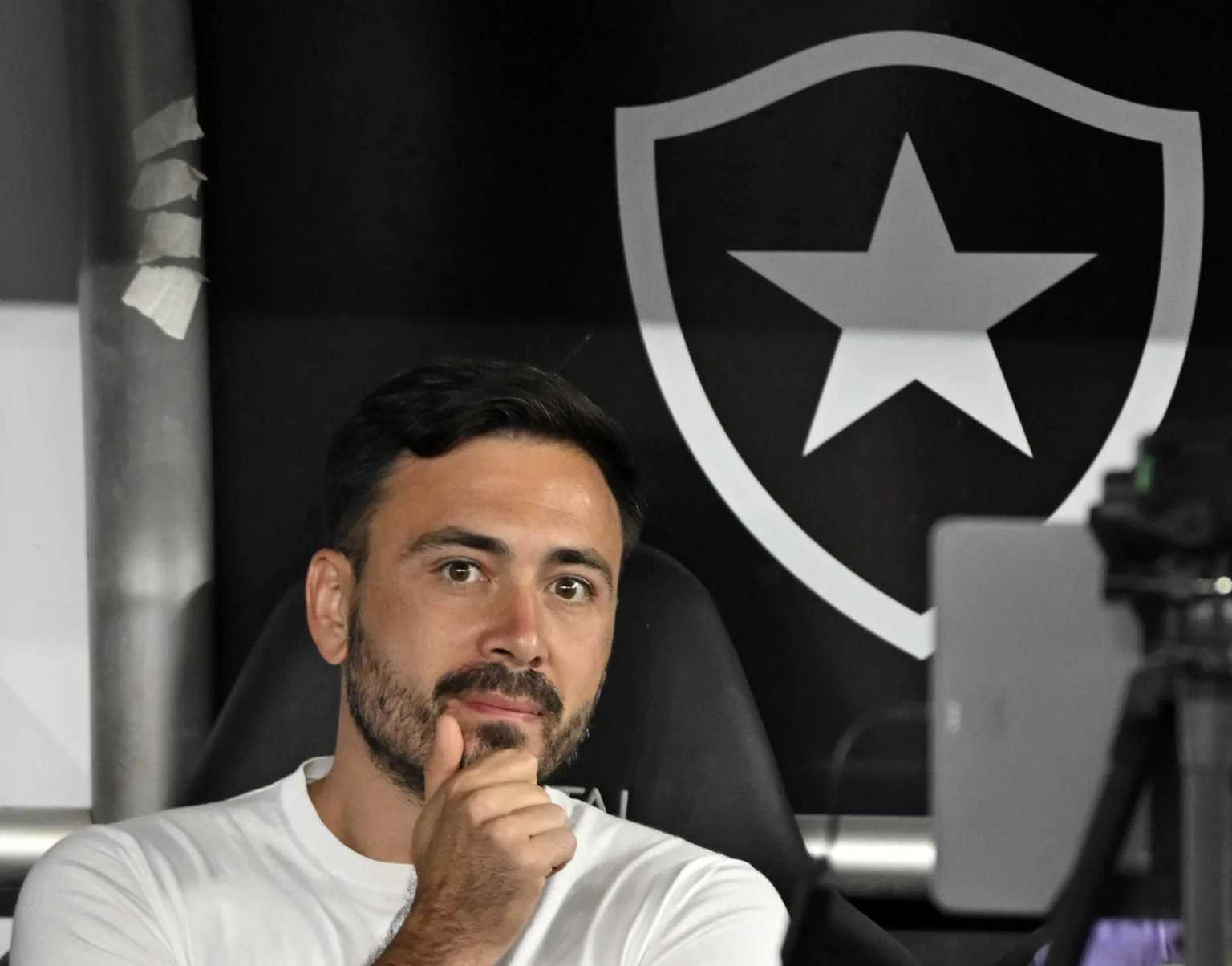 Desafios em Casa: A Chave para o Botafogo em 2025; Números com Davide Revelam Desafios em Casa: A Chave para o Botafogo em 2025; Números com Davide Revelam