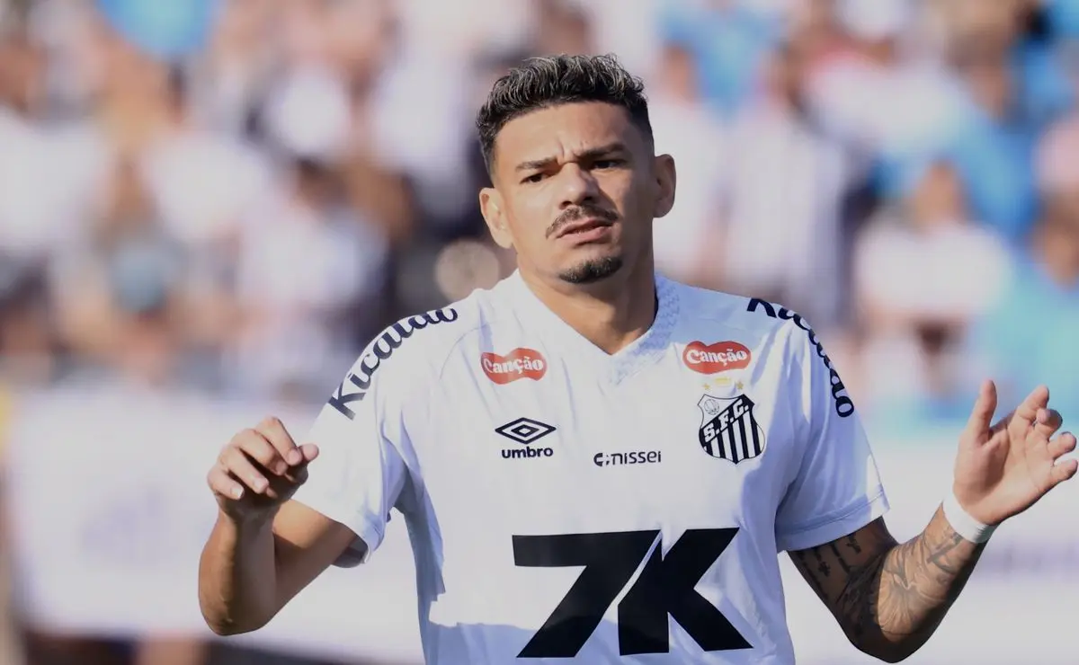 Desligamento de Tiquinho Soares do Santos ganha força nos bastidores Desligamento de Tiquinho Soares do Santos ganha força nos bastidores