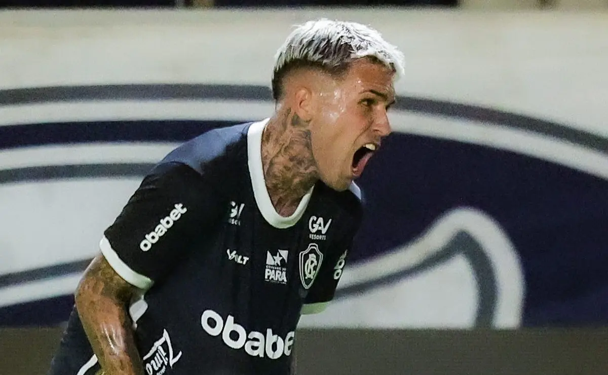 Diego Hernández, emprestado pelo Botafogo, é expulso por agressão e desfalca o Remo em jogo crucial da Série B