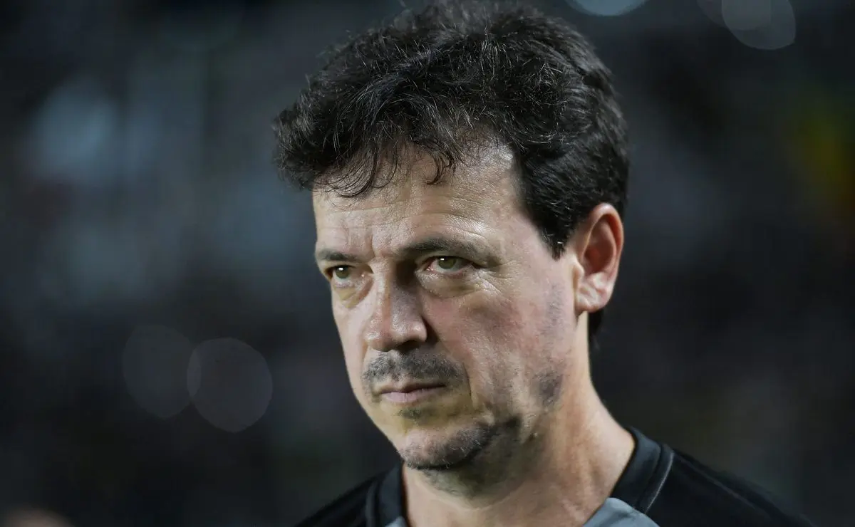 Diniz Minimiza Crise com o Elenco Após Cinco Derrotas do Vasco: "Quem Vai Rachar o Vestuário?"