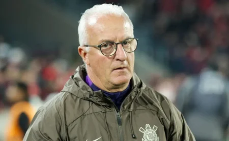 Dorival Júnior Revela Estratégia do Corinthians para Semifinal contra o Cruzeiro: "Me Cobrem Depois"