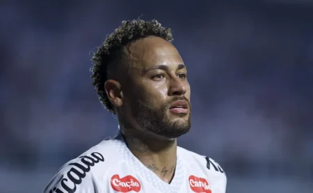 Emiliano Díaz envia mensagem a Neymar antecipando Internacional x Santos: "Um dos melhores da história"