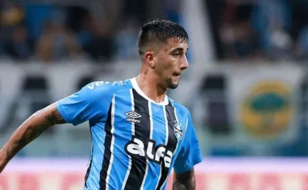 Empresário de Kike Olivera busca propostas no mercado com possível saída do Grêmio ao fim da temporada Empresário de Kike Olivera busca propostas no mercado com possível saída do Grêmio ao fim da temporada