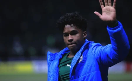 Endrick despede-se do Palmeiras e acena para empréstimo ao Lyon em janeiro