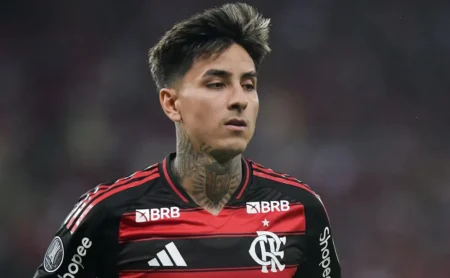 Erro imperdoável: Renata Ruel critica falta de expulsão de Pulgar contra Palmeiras