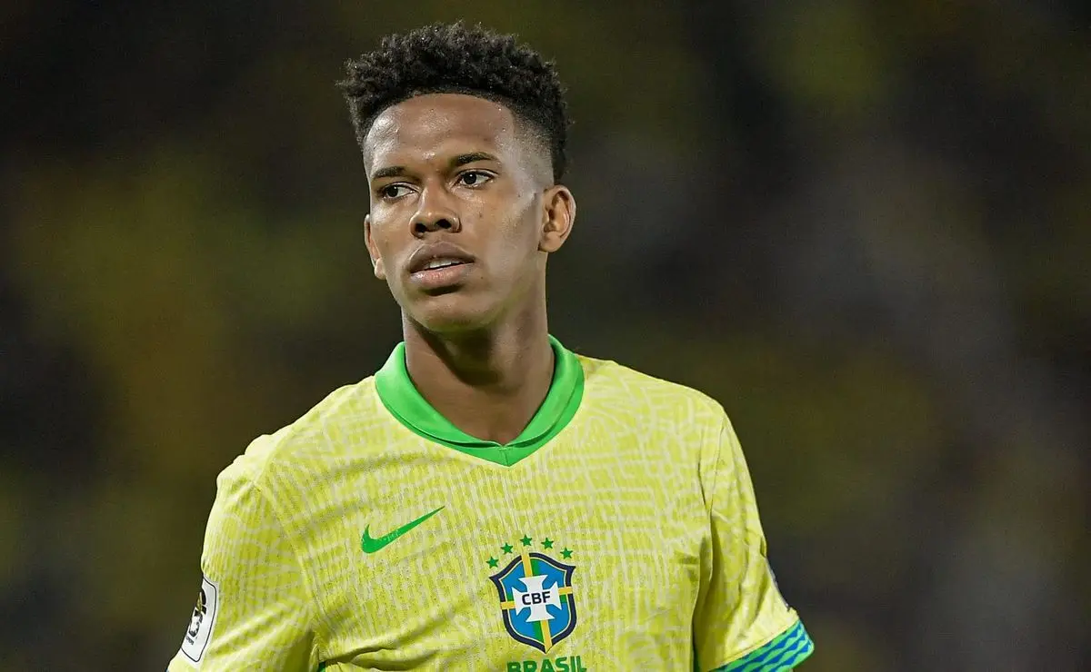 Estevão revela razão por não ter cobrado pênalti que Paquetá desperdiçou na Seleção: “veio a ordem”