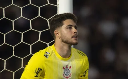 Felipe Longo Reencontra Cássio em Cruzeiro x Corinthians e Revela Bastidores da Relação Felipe Longo Reencontra Cássio em Cruzeiro x Corinthians e Revela Bastidores da Relação