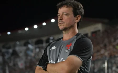 Fernando Diniz comenta luta contra o rebaixamento antes de Vasco x Internacional: "A realidade é essa"