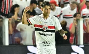 Ferreirinha: Atuação contra o Flamengo impulsiona retorno ao radar de Crespo no São Paulo Ferreirinha: Atuação contra o Flamengo impulsiona retorno ao radar de Crespo no São Paulo