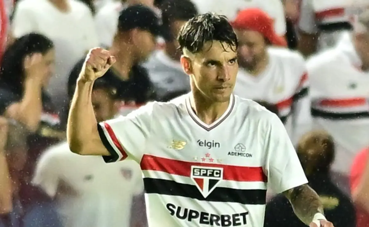 Ferreirinha: O Herói Tricolor que Salvou o São Paulo com Gol Decisivo