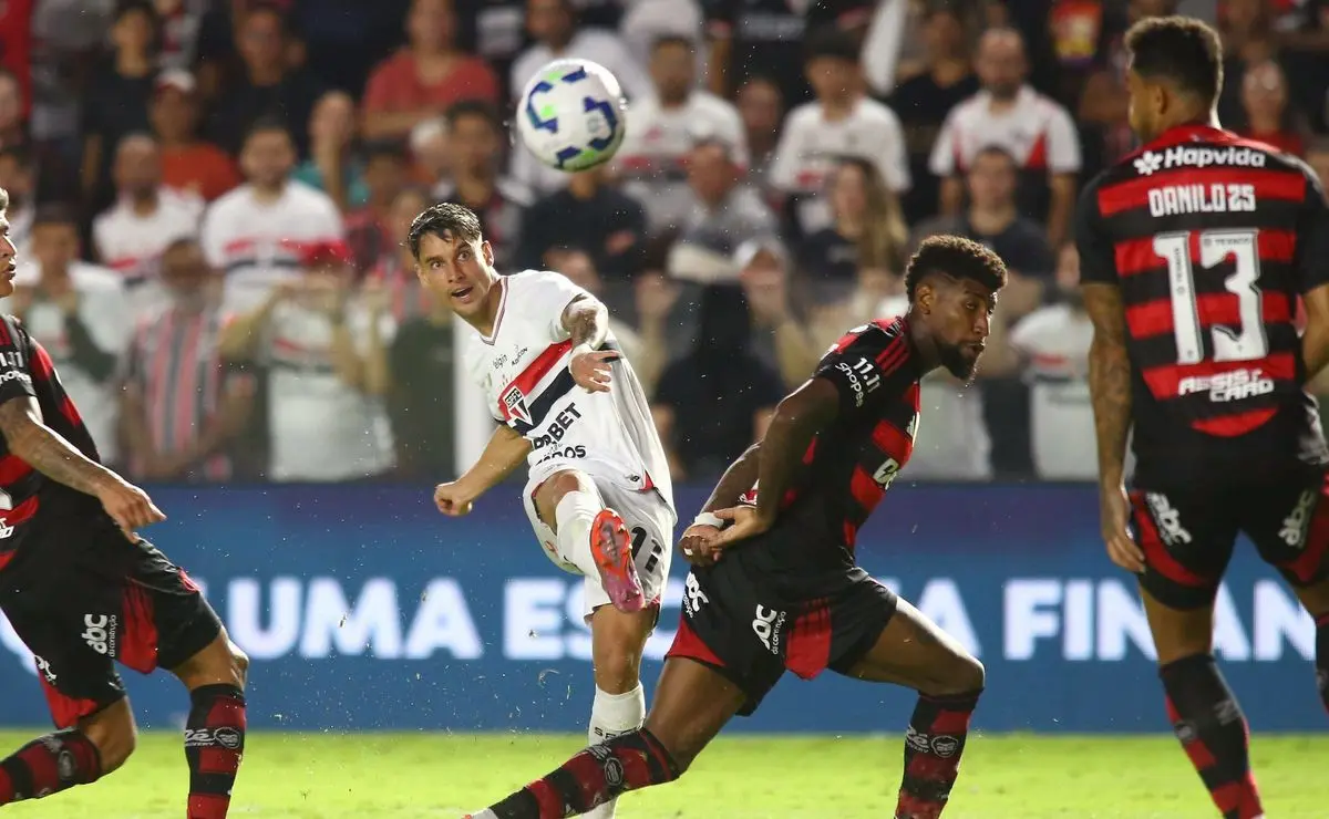 Ferreirinha, após gol contra o Flamengo, elogia: Um dos melhores Ferreirinha, após gol contra o Flamengo, elogia: "Um dos melhores"