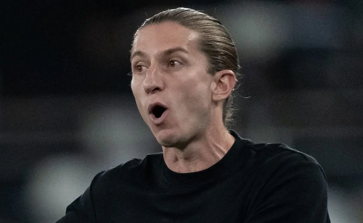 Filipe Luís: Reação Inusitada a Perguntas Sobre Lesões no Flamengo às Vésperas do Confronto com o Palmeiras