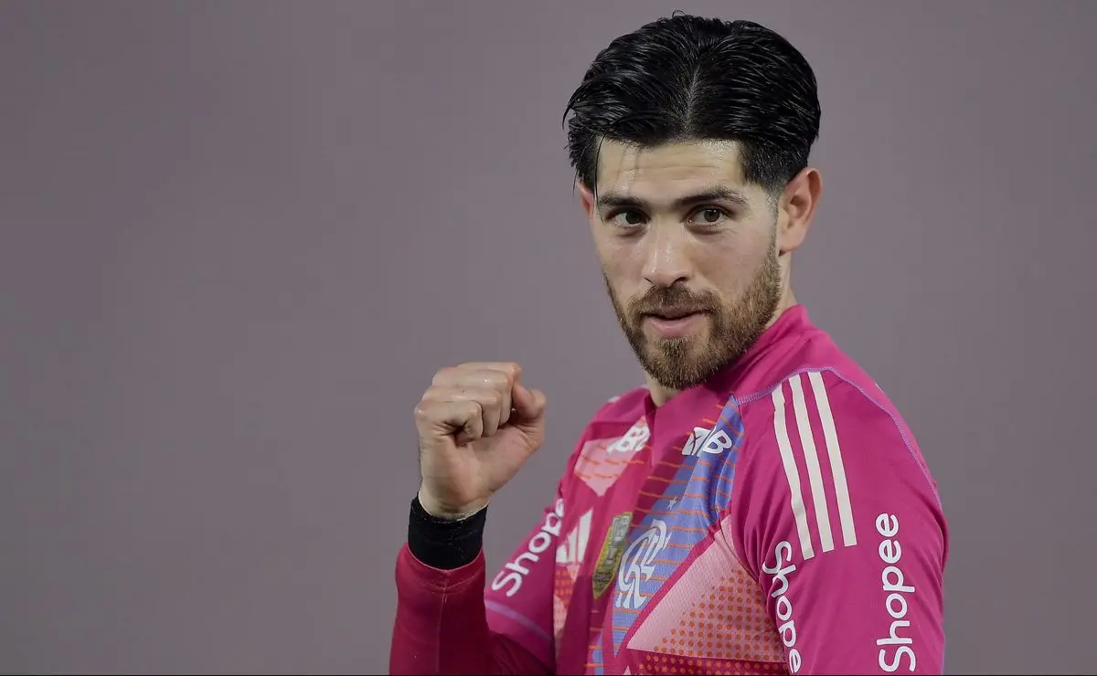 Flamengo adia renovação de Rossi para 2026 e planeja aumento salarial após o Brasileirão Betano Flamengo adia renovação de Rossi para 2026 e planeja aumento salarial após o Brasileirão Betano