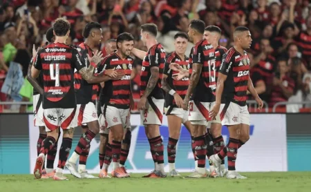 Flamengo divulga lista de relacionados com surpresas para o confronto contra o São Paulo Flamengo divulga lista de relacionados com surpresas para o confronto contra o São Paulo