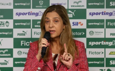 Flamengo oferece R$ 60 milhões de premiação para superar o Palmeiras na final da Libertadores Flamengo oferece R$ 60 milhões de premiação para superar o Palmeiras na final da Libertadores